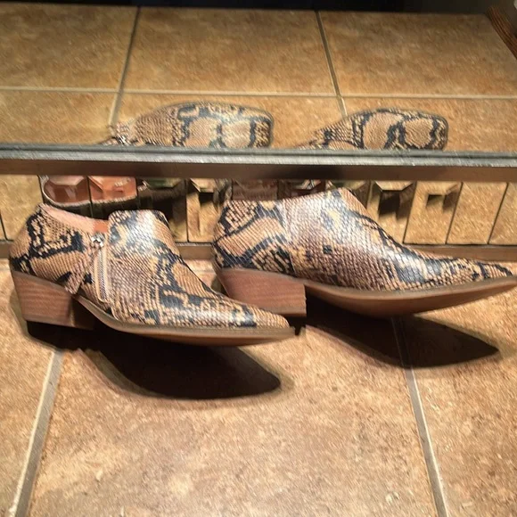 NWOT Leather Snakeskin Booties - Picture 5 of 10